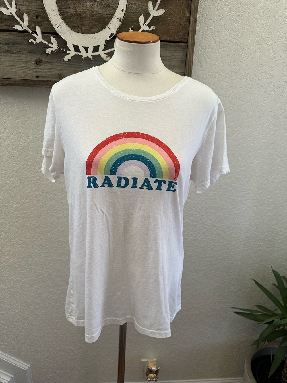 Pact Radiate rainbow organic cotton short sleeve t-shirt ladies size Large